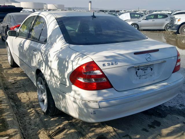 WDBUF65J44A407161 - 2004 MERCEDES-BENZ E 320 WHITE photo 3