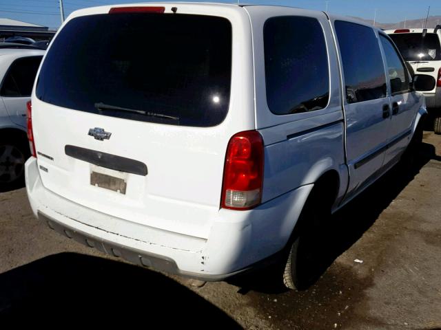1GBDV13W88D208306 - 2008 CHEVROLET UPLANDER I WHITE photo 4
