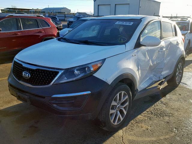 KNDPBCAC9F7790742 - 2015 KIA SPORTAGE L WHITE photo 2