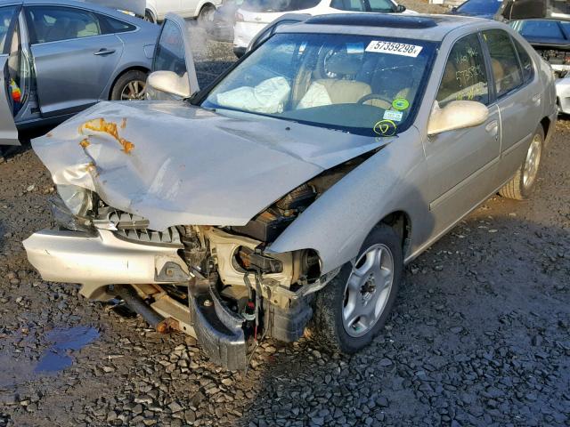 1N4DL01A51C186219 - 2001 NISSAN ALTIMA GXE GOLD photo 2