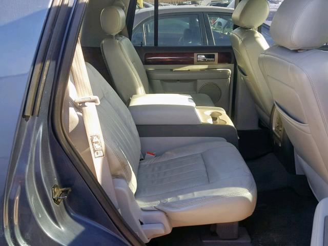 5LMFU28R04LJ10914 - 2004 LINCOLN NAVIGATOR 蓝色 照片 6