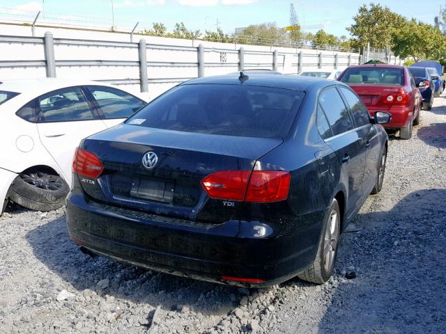 3VWLL7AJ9DM203439 - 2013 VOLKSWAGEN JETTA TDI BLACK photo 4