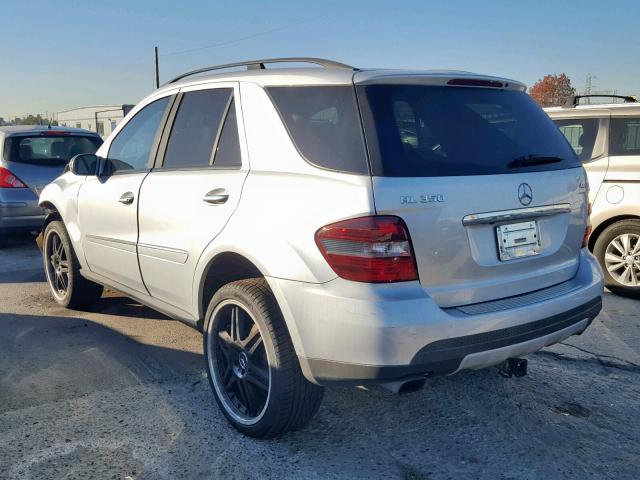 4JGBB86E98A311108 - 2008 MERCEDES-BENZ ML 350 SILVER photo 3