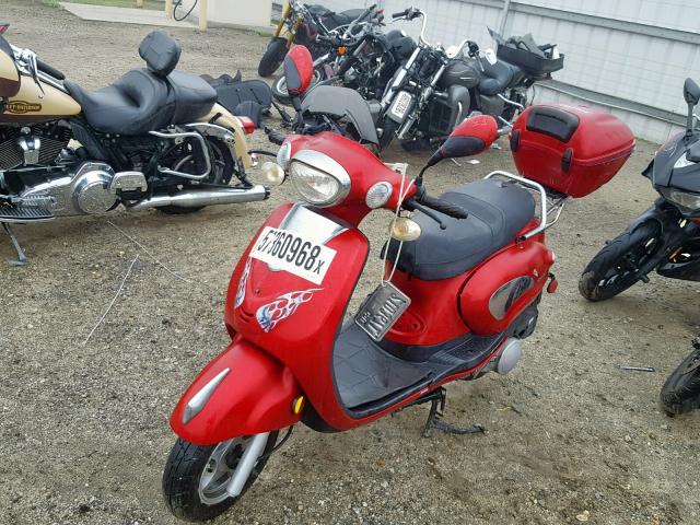 LFETCKPD9B1B70262 - 2011 ACURA SCOOTER RED photo 2