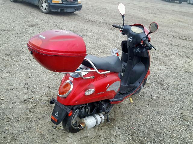 LFETCKPD9B1B70262 - 2011 ACURA SCOOTER RED photo 4