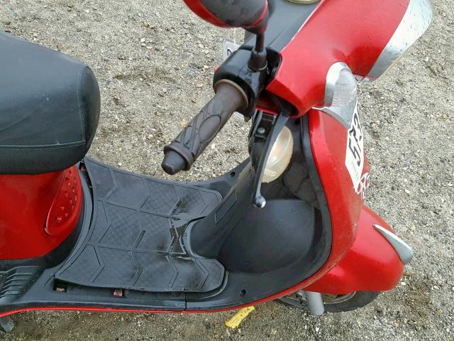 LFETCKPD9B1B70262 - 2011 ACURA SCOOTER RED photo 5