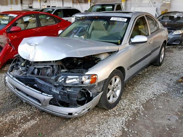 YV1RS61R822155544 - 2002 VOLVO S60 SILVER photo 2