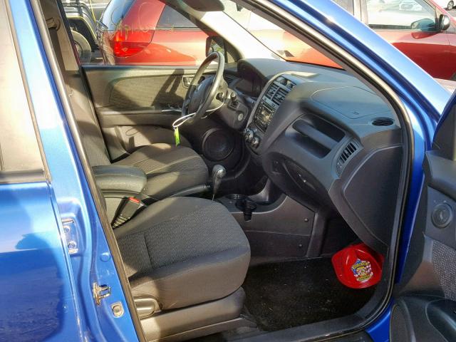 KNDJF724267160800 - 2006 KIA NEW SPORTA BLUE photo 5