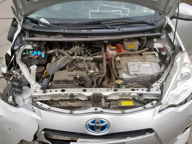 JTDKDTB39E1568013 - 2014 TOYOTA PRIUS C SILVER photo 7