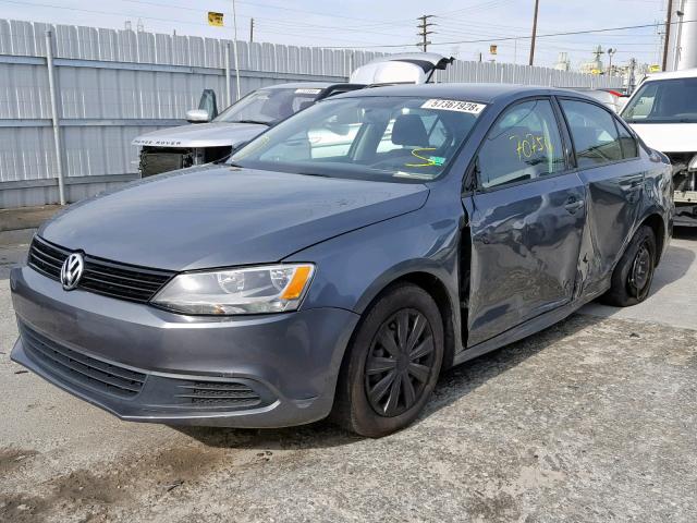 3VW2K7AJ9DM414235 - 2013 VOLKSWAGEN JETTA BASE GRAY photo 2