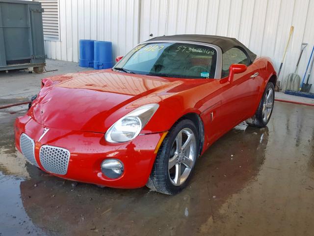 1G2MB35B16Y114871 - 2006 PONTIAC SOLSTICE RED photo 2