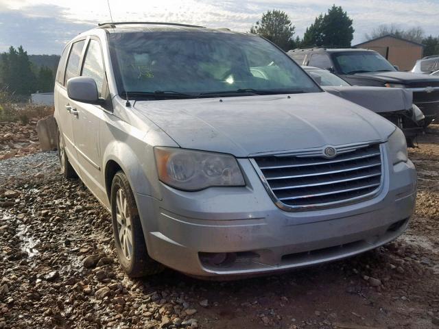 2A8HR54P48R648870 - 2008 CHRYSLER TOWN & COU SILVER photo 1