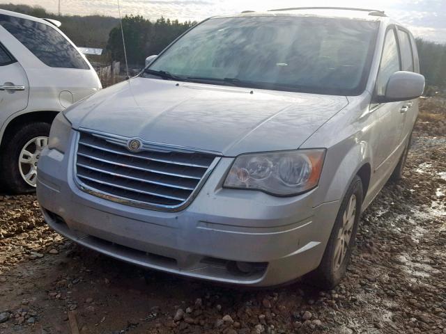 2A8HR54P48R648870 - 2008 CHRYSLER TOWN & COU SILVER photo 2