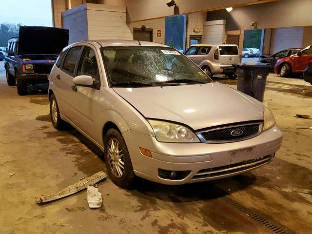 1FAHP37N17W174660 - 2007 FORD FOCUS ZX5 SILVER photo 1