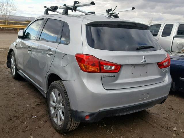 4A4AP3AUXEE017684 - 2014 MITSUBISHI OUTLANDER SILVER photo 3