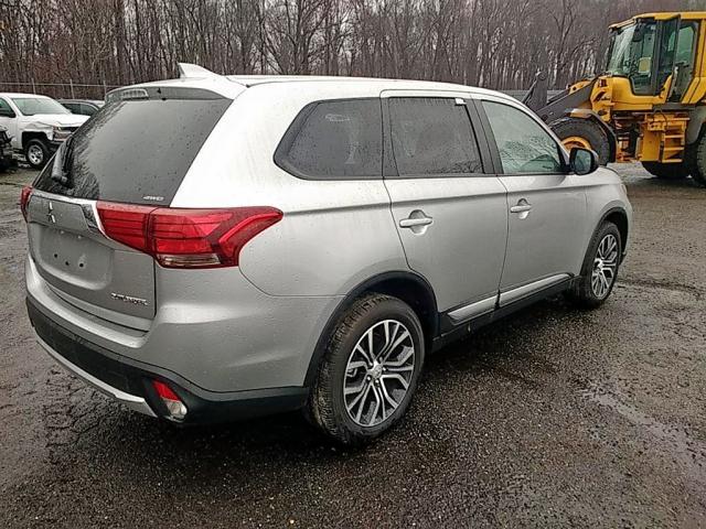 JA4AZ2A33JZ005439 - 2018 MITSUBISHI OUTLANDER SILVER photo 4