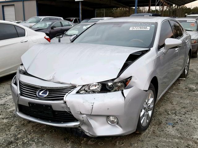 JTHBW1GG2F2079330 - 2015 LEXUS ES 300H SILVER photo 2