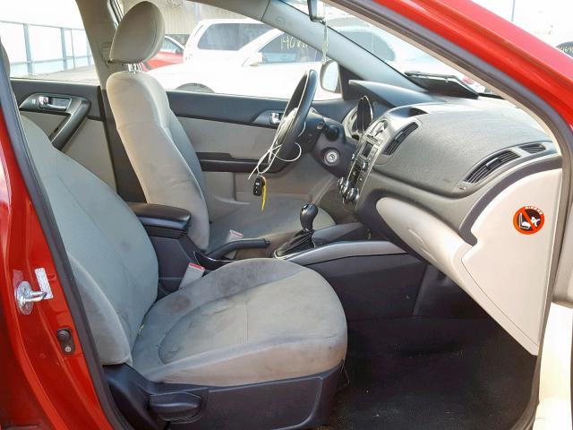 KNAFU4A28D5648102 - 2013 KIA FORTE EX RED photo 5