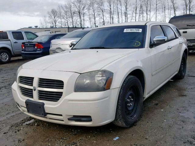 2D4FV47T16H417055 - 2006 DODGE MAGNUM SE WHITE photo 2