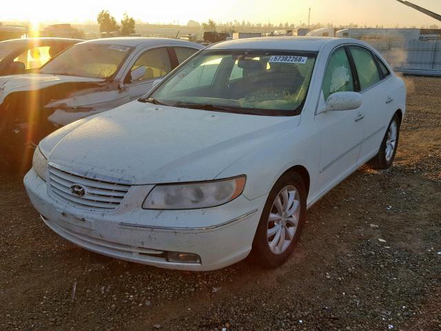 KMHFC46F46A094144 - 2006 HYUNDAI AZERA SE WHITE photo 2