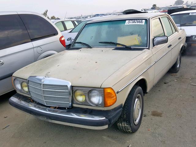 WDBAB23A1BB228108 - 1981 MERCEDES-BENZ 240 D BEIGE photo 2