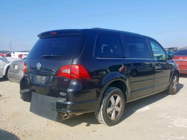 2V4RW3DG1BR806166 - 2011 VOLKSWAGEN ROUTAN SE BLACK photo 4