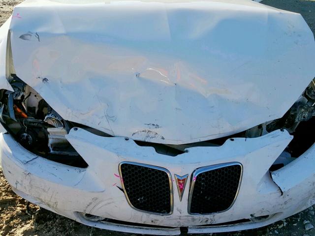 2G2WC58C881162640 - 2008 PONTIAC GRAND PRIX WHITE photo 7