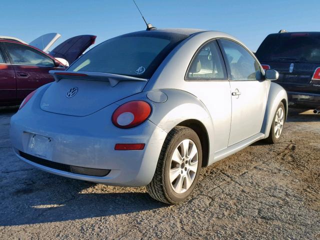 3VWRW3AG7AM028280 - 2010 VOLKSWAGEN NEW BEETLE Blau Foto 4