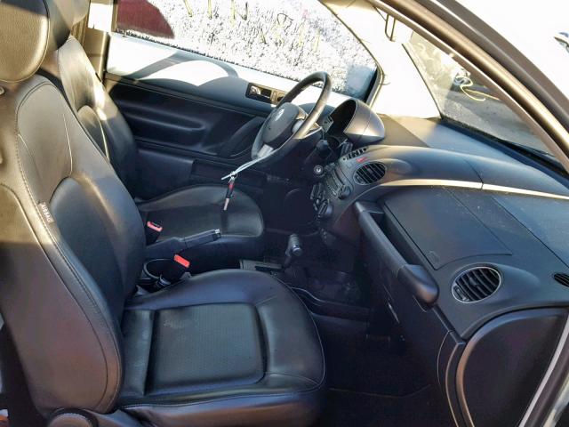 3VWRW3AG7AM028280 - 2010 VOLKSWAGEN NEW BEETLE Blau Foto 5