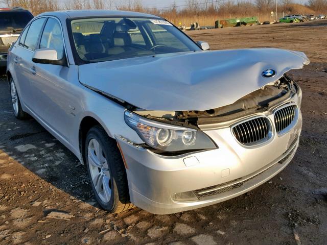 WBANV1C54AC388948 - 2010 BMW 528 XI SILVER photo 1