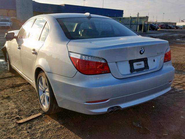 WBANV1C54AC388948 - 2010 BMW 528 XI SILVER photo 3