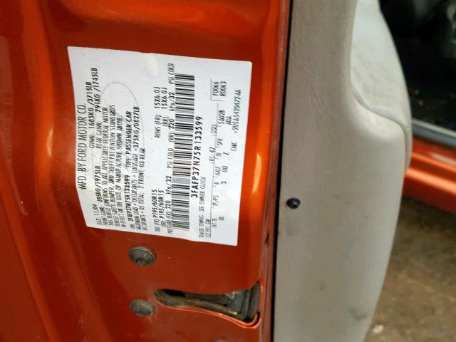 3FAFP37N75R133599 - 2005 FORD FOCUS ZX5 ORANGE photo 10