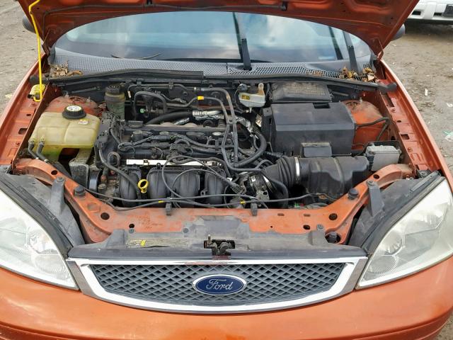 3FAFP37N75R133599 - 2005 FORD FOCUS ZX5 ORANGE photo 7