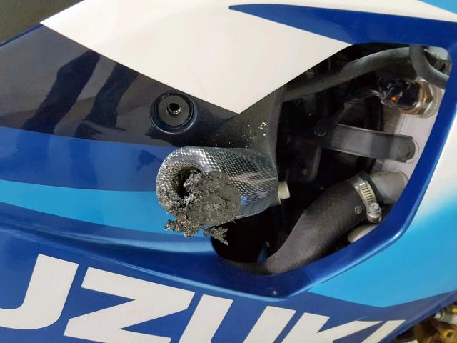 JS1GN7CA352112391 - 2005 SUZUKI GSX-R600 K BLUE photo 13