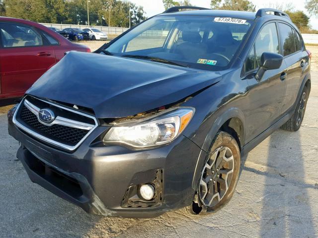 JF2GPABC3H9208969 - 2017 SUBARU CROSSTREK GRAY photo 2