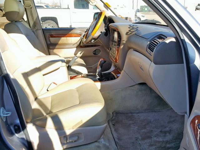 JTJHT00W813508924 - 2001 LEXUS LX 470 SILVER photo 5