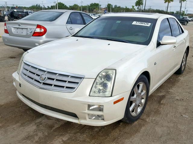 1G6DW677650196252 - 2005 CADILLAC STS WHITE photo 2