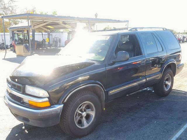 1GNCS13W8W2118055 - 1998 CHEVROLET BLAZER BLACK photo 2