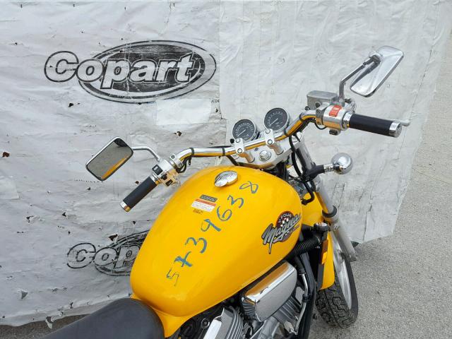 JH2RC4317RM000861 - 1994 HONDA VF750 C YELLOW photo 5