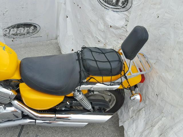 JH2RC4317RM000861 - 1994 HONDA VF750 C YELLOW photo 6