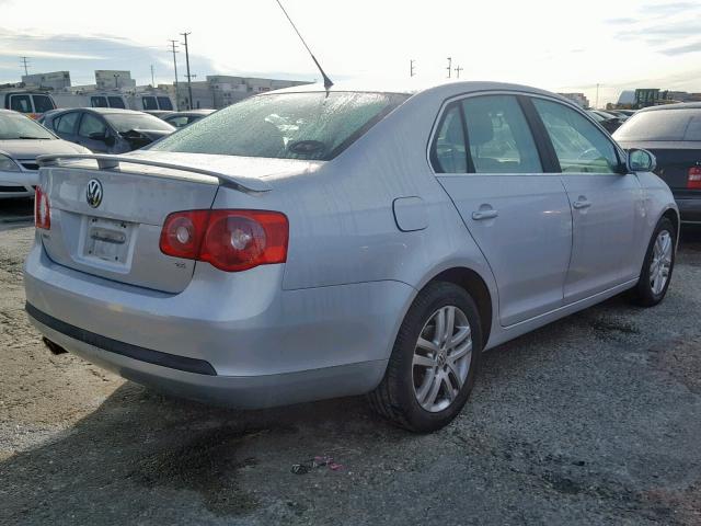 3VWEG71K27M158676 - 2007 VOLKSWAGEN JETTA WOLF SILVER photo 4