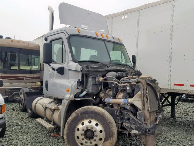 1FUJGECK29LAH9930 - 2009 FREIGHTLINER CASCADIA 1 WHITE photo 1