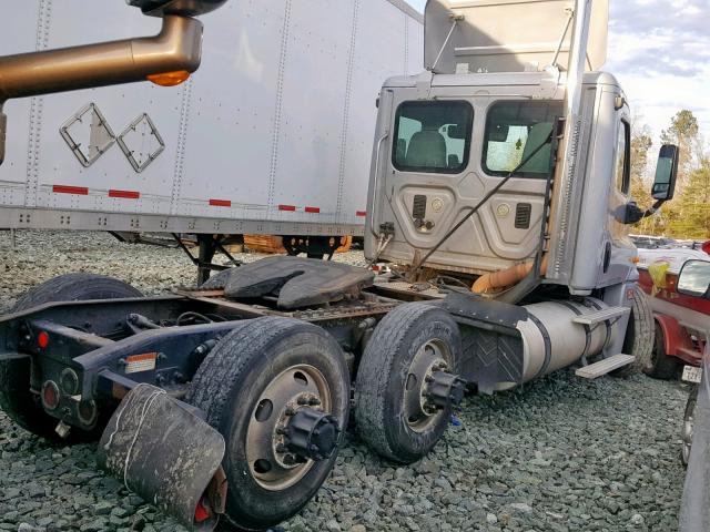 1FUJGECK29LAH9930 - 2009 FREIGHTLINER CASCADIA 1 WHITE photo 4