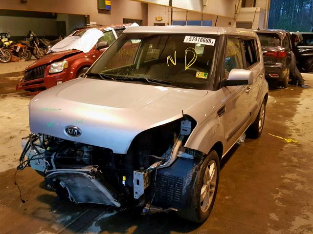 KNDJT2A27B7707422 - 2011 KIA SOUL + SILVER photo 2