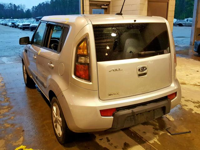 KNDJT2A27B7707422 - 2011 KIA SOUL + SILVER photo 3