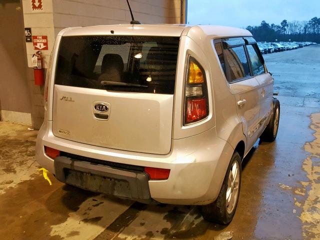 KNDJT2A27B7707422 - 2011 KIA SOUL + SILVER photo 4