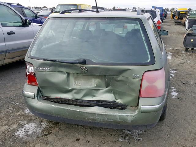 WVWWH63B63E165299 - 2003 VOLKSWAGEN PASSAT GLX GREEN photo 9