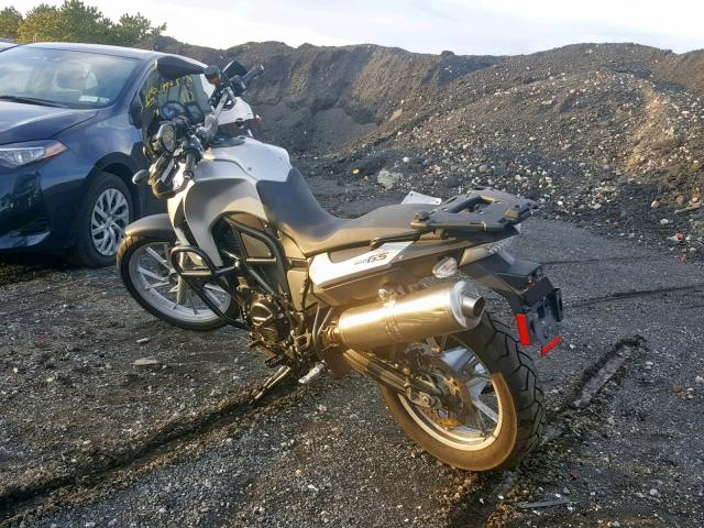 WB1022800BZW91522 - 2011 BMW F650 GS GRAY photo 3