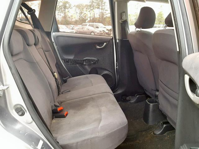 JHMGE88289S014300 - 2009 HONDA FIT GRAY photo 6