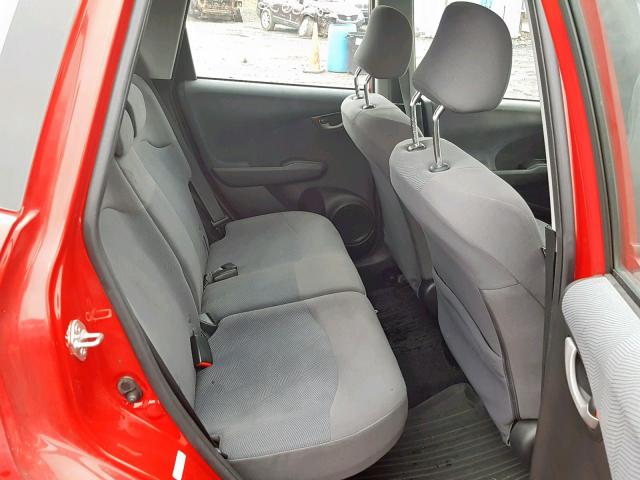 JHMGE8G28AS004663 - 2010 HONDA FIT RED photo 6